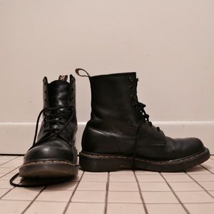 Black Leather Dr. Martens 1460